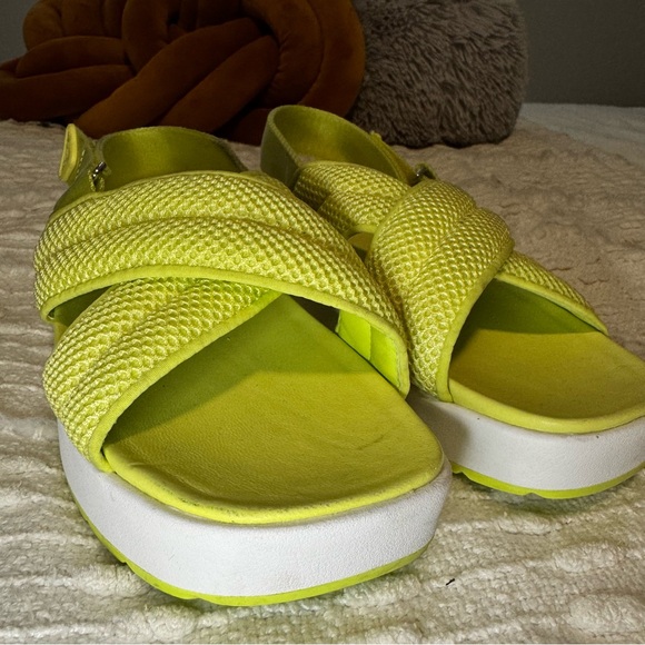 UGG Nella Sandals - Picture 7 of 8